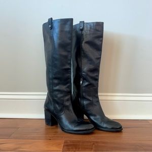 Vince Camuto Gianna Boots, size 9